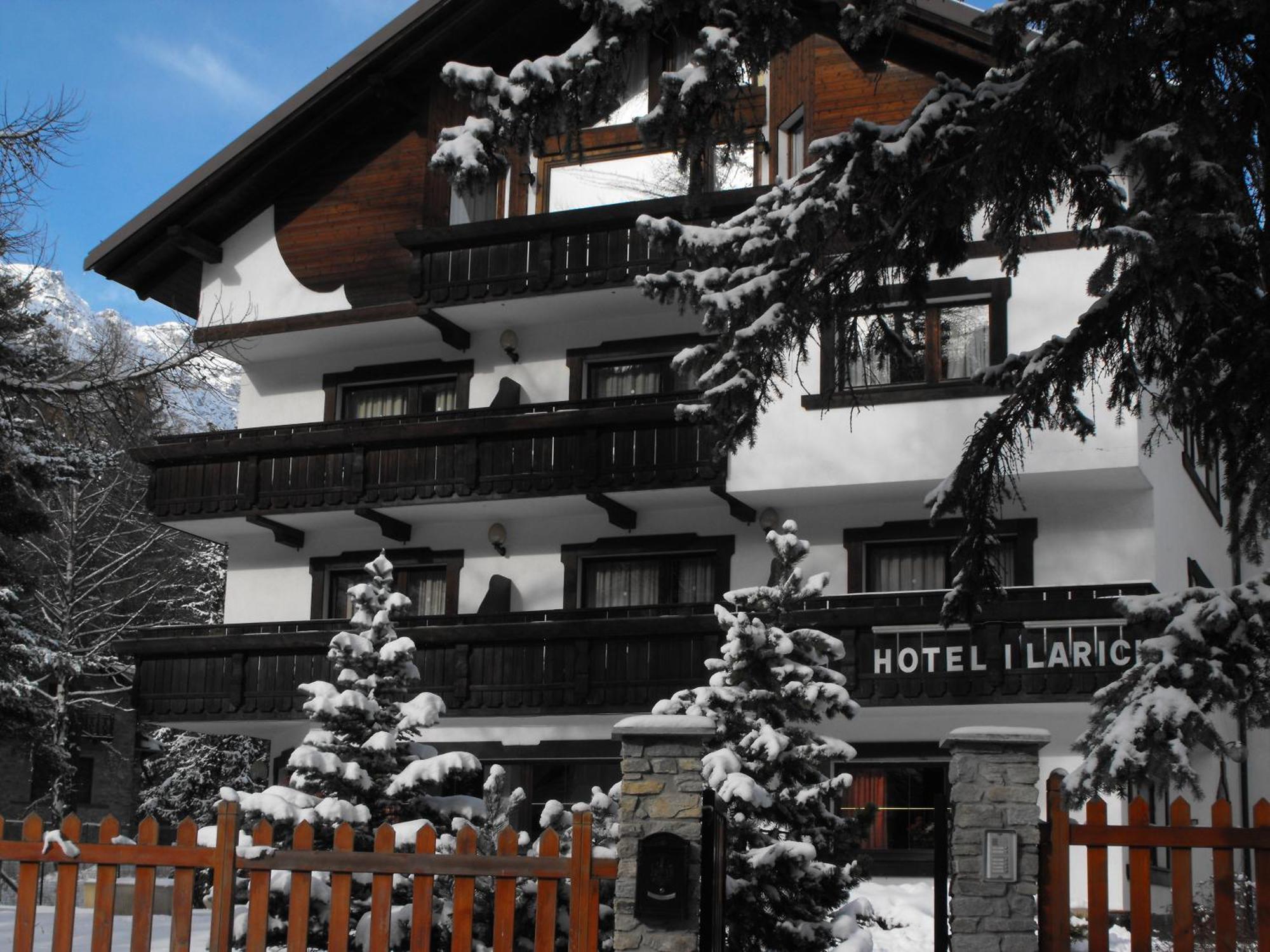 בארדונקיה Hotel I Larici מראה חיצוני תמונה